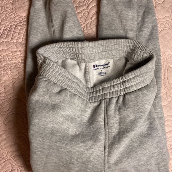 Champion kids small cargo sweatpants. No stains, no holes. Clean. Like new. - Picture 3 of 6